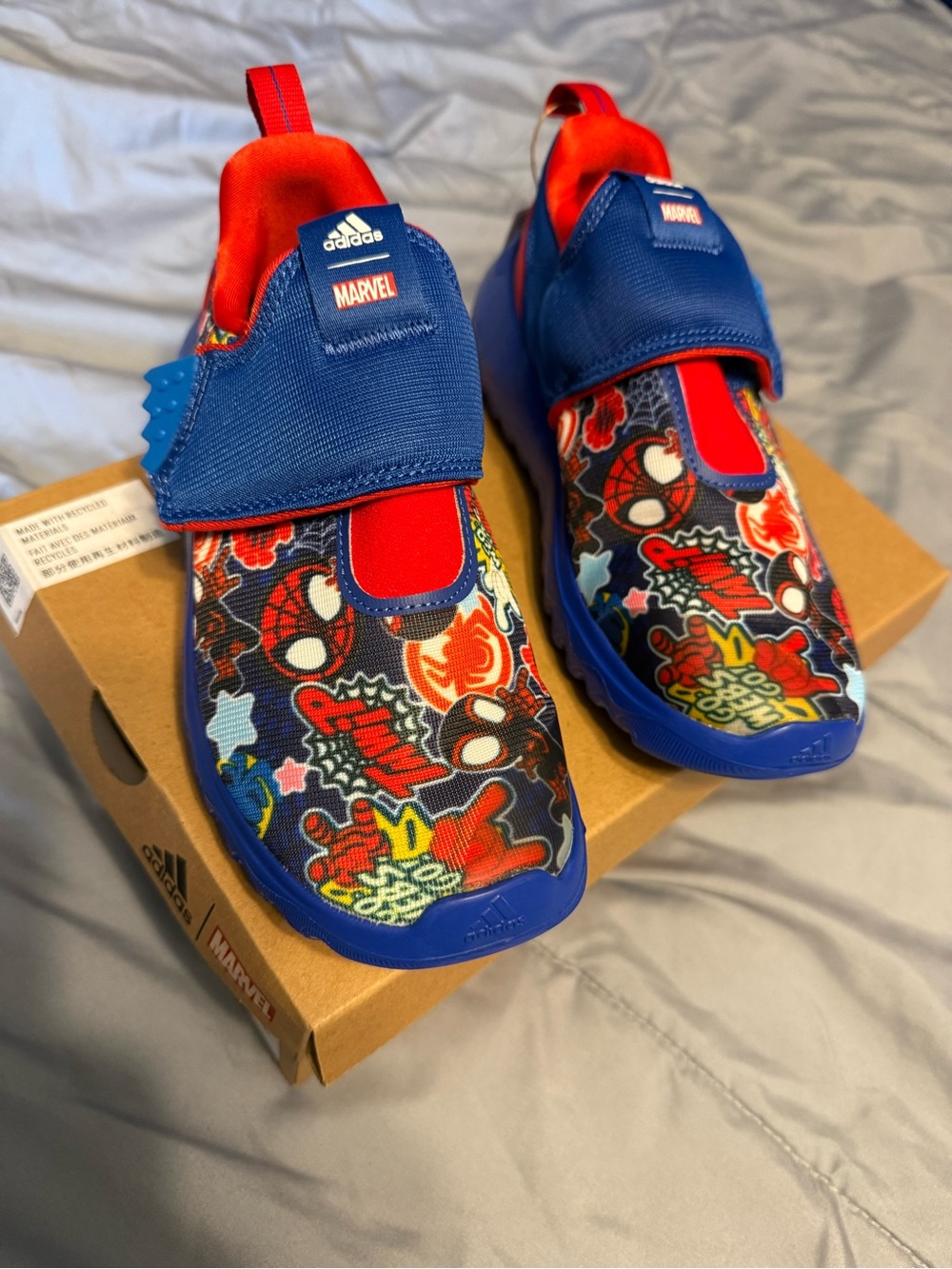adidas Marvel Kids Sneakers in Blue and Red with Graphic Print